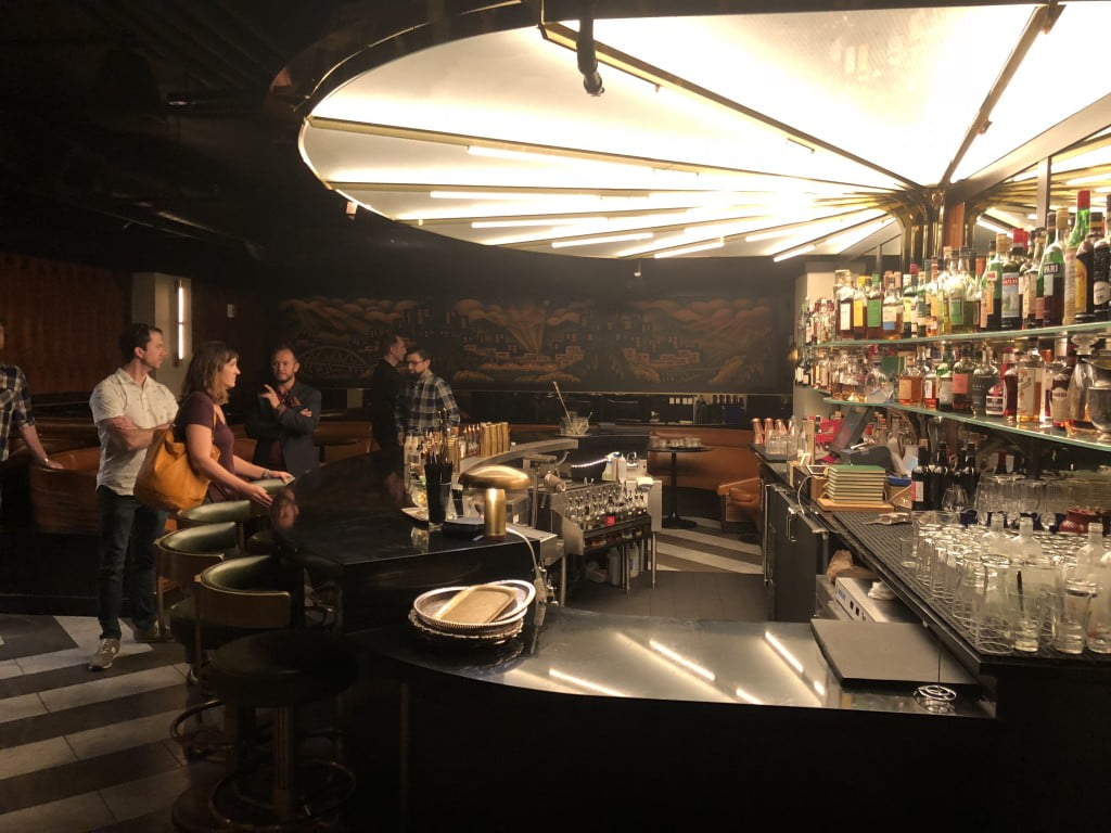Bar